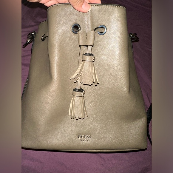 Guess Bucket Bag - Picture 7 of 13